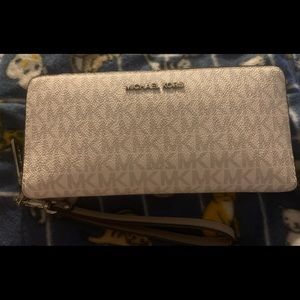 Womans Michael Kors Wallet